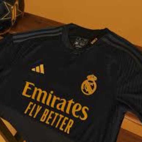 Real Madrid Black Jersey 23/24 | Size XL | Vintage Rare | Away - Picture 3 of 4